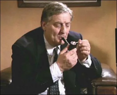 Commissaire interprt par Jean Richard et Bruno Crmer ( la photo).