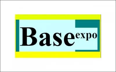 Quand on dit :  x  la puissance n . Quel nombre est la base ?