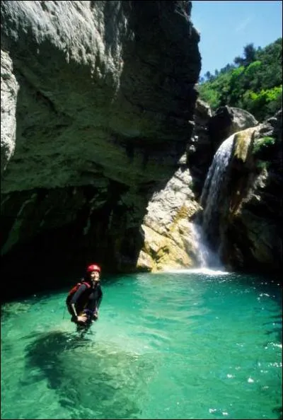 Que sont Llech, Caddy et Saint Vincent ?