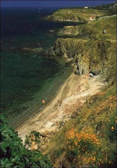 Comment appelle-t-on la cte rocheuse sur la Mditerrane, au Sud du Roussillon ?