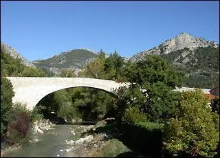 Quelle rivire du dpartement provoque des crues historiques ?