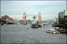Je relie une capitale  la mer du Nord, je suis traverse par le clbre pont 'Tower Bridge', je suis long de 346 km.