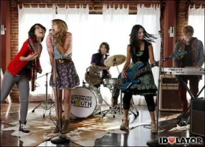Pourquoi le groupe s'appelle Lemonade Mouth ?