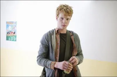 Quel personnage joue Adam Hicks dans ce film ?
