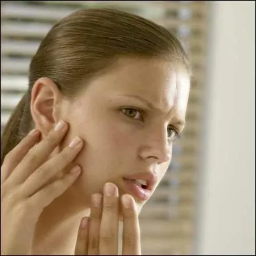 Nommez la gamme de soin pour les peaux avec des imperfections.