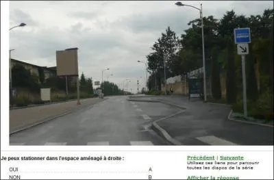 Je peux stationner dans l'espace amnag  droite ?