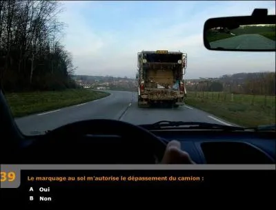 Le marquage au sol m'autorise le dpassement du camion ?