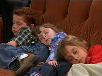 Depuis ses six ans, Allisyn Ashley Arm a tourn dans prs de 70 publicits. Depuis 2009, elle joue Zora Lancaster dans la srie 'Sonny'. Quel tripl de Franck et Alice joue-t-elle ?