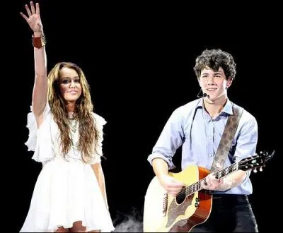 Quelle chanson Miley a-t-elle enregistr avec Nick Jonas en 2009 ?