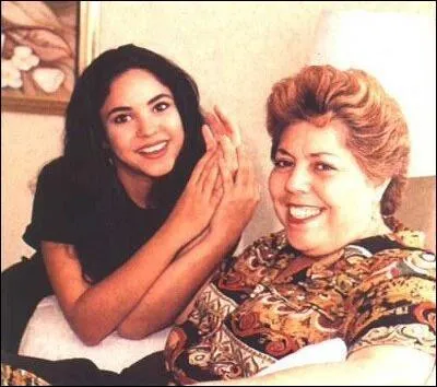 Comment s'appelle la mre de Shakira ?