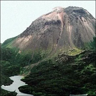 Le Japon est en conflit pour les les Kouriles avec :