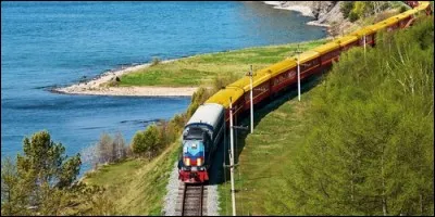 Quelle ligne de chemin de fer relie Moscou à Vladivostok ?