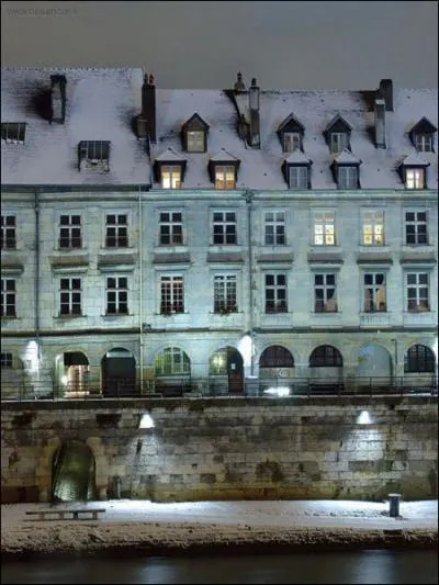 Quel est ce quai de Besanon, bord d'htels particuliers du 17me sicle ?