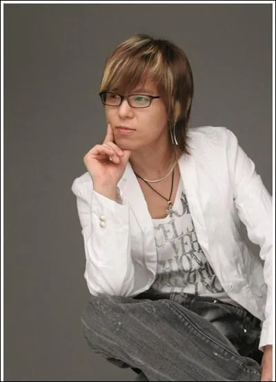 Dans quel groupe tait-il avant mais qui est actuellement spar depuis 2001 ?