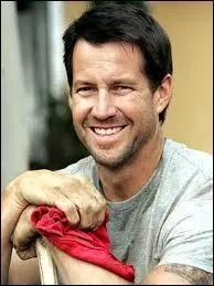 Quel acteur a pour rle Mike Delfino ?