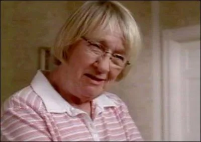 Quelle actrice interprte Karen McCluskey ?