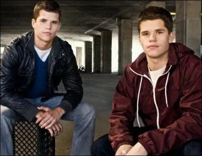 Quels jumeaux interprtent Porter et Preston Scavo ? ( adultes - saison 5... )