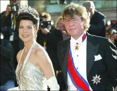 1999 Mariage de Caroline avec Ernst August ... .