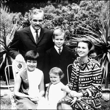 Ils ont 3 enfants ( 1957, 1958, 1965 ) L'ordre de naissance( le l'an au cadet ) est :