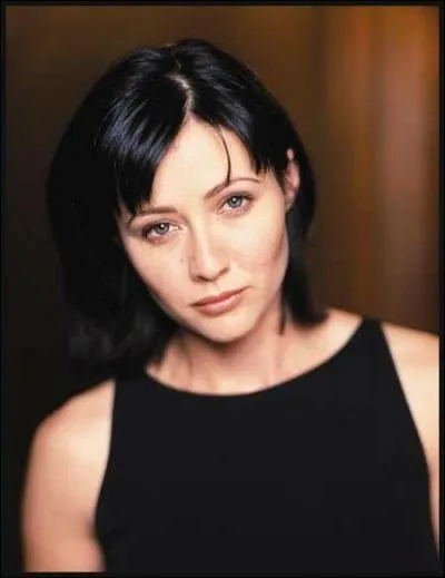 Qui joue 'Prue Halliwell' dans 'Charmed' ?