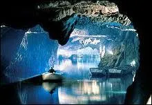 Comment se nomme le plus grand lac souterrain d'Europe qui se trouve en Valais ?