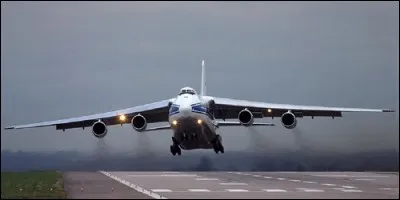 Un avion décolle :