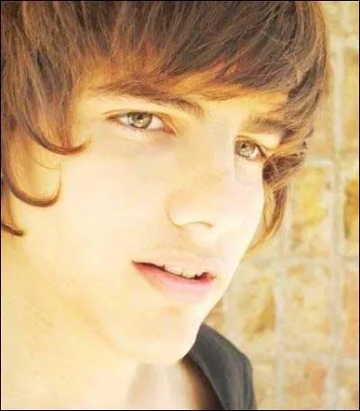 Qui est ce jeune acteur ?