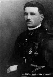 Pilote de chasse durant la 1re guerre, il devint pilote puis directeur de l'aropostale :
