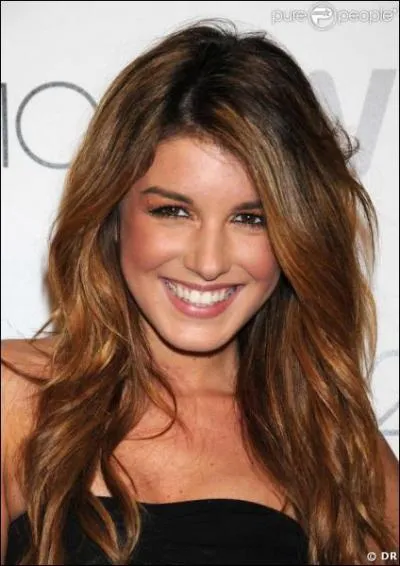 Dans la saison 3, que demande sa professeur de th��tre � Annie ?