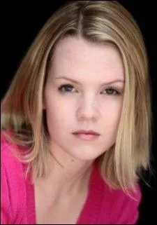 De qui Emily est-elle la cousine ?