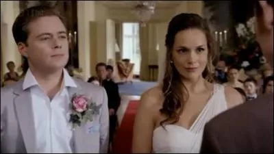 Comment se prnomme l'homme qu'pouse Jenny dans la saison 4 ?