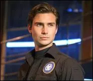 Quel acteur interprte le capitaine Becker ?