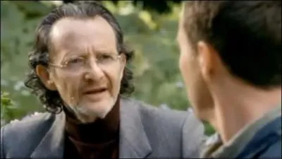 Qui est l'homme qui conseille Matt pour sa mission ?