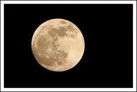 Qui est la soeur de Hlios ?