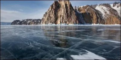 Quel est le lac le plus profond du monde ?