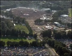 Dans quel dpartement ce situe le site de Kerampuilh, o a lieu le Festival des Vieilles Charrues ?