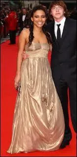 Elle joue dans Skins