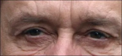 Ces yeux sont  ... .