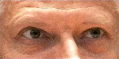 Ces yeux sont  ... .