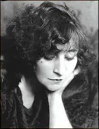 Dans quel ouvrage la romancire Colette fait parler son chien 'toby' et son chat ' Kiki la doucette' ?