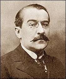 Mathmaticien et acadmicien franais n le 24 juillet 1856, renomm pour la mthode du point fixe, pour le grand et le petit thorme portant son nom