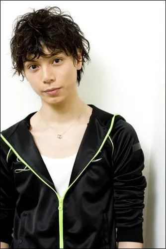 Quelle est la langue qu'il parle le mieux ?