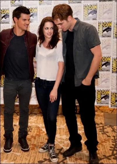 Comment ? les qualifie-t-elle lui et Jacob ? (chapitre 15)