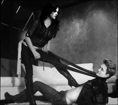 Quand Edward se croit mort et que Bella est dans ses bras, quel vers de Romo prononce-t-il ? (chapitre 20)