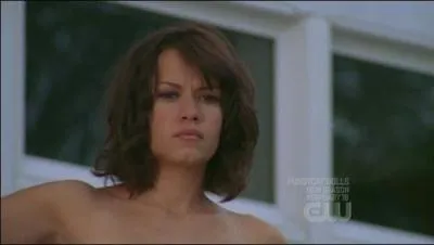 Ici, il s'agit de l'pisode 506. Qui Haley observe-t-elle ainsi ?