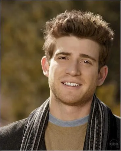 Son nom , c'est quoi ?