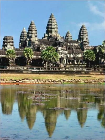 Quel temple hindou du XIIme sicle est reprsent sur le drapeau du Cambodge ?