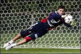 Le charmant Hugo Lloris, quant  lui, a un surnom de superhros. Oui, mais lequel ?