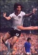 Cela ne date pas d'hier. Et pourtant, personne n'a oubli l'incroyable Allemand Gerd Mller dont le surnom exprimait bien la crainte qu'il inspirait. Etait-ce...