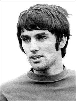 Quel attaquant de Manchester United, et actuellement premier est dernier joueur originaire de l'Irlande du Nord a remport le ballon d'or en 1968 ?